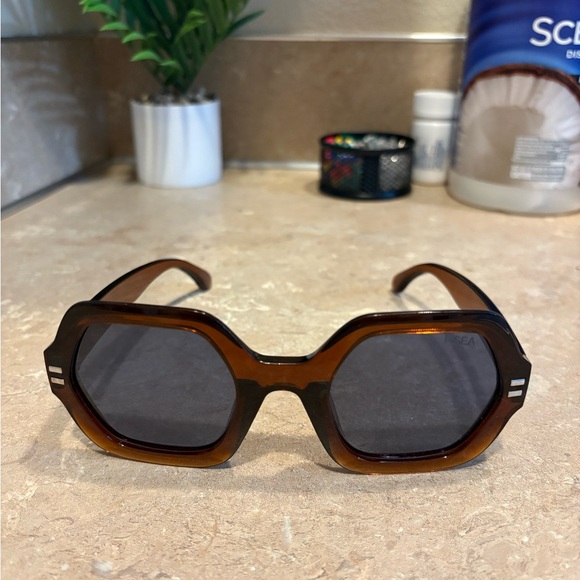 Hexagonal Brown Sunglasses - Picture 1 of 3